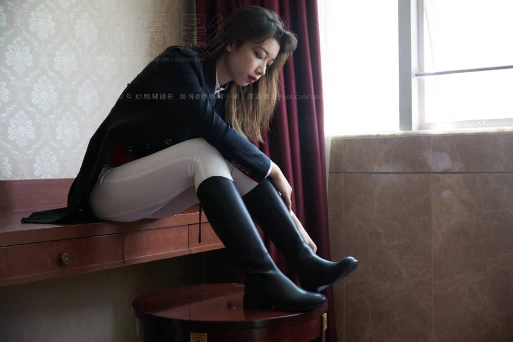 [见新摄影]NO.023-马术服英姿飒爽,帅气少女风,又酷又美的骑术 324P+1V
