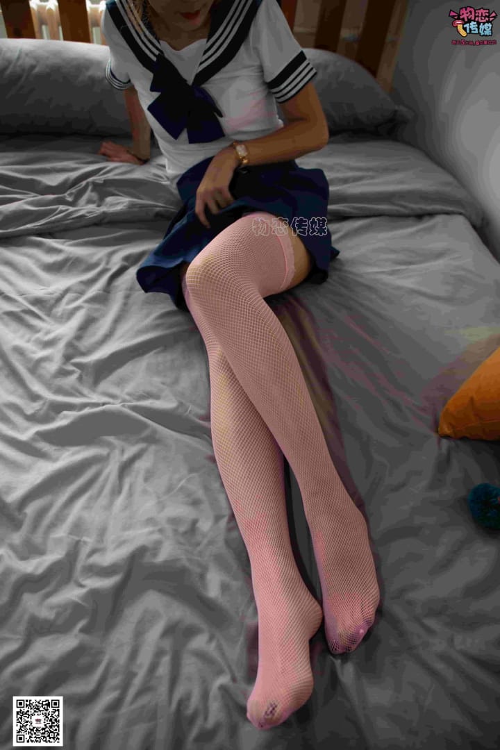 物恋传媒破解版 No.058 晚晴JK服黑丝白丝粉色丝袜美足美脚丝袜  396P+1V